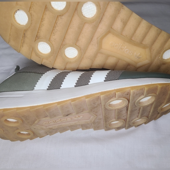 Adidas shoes - Picture 9 of 9